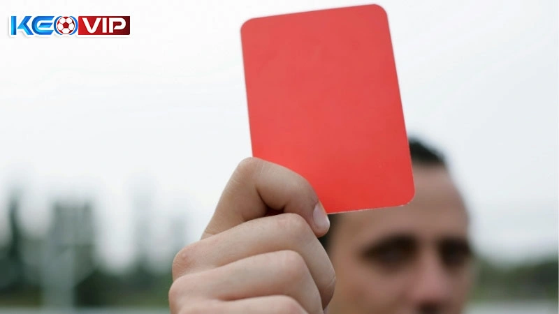 Cách chốt kèo thẻ phạt thắng to